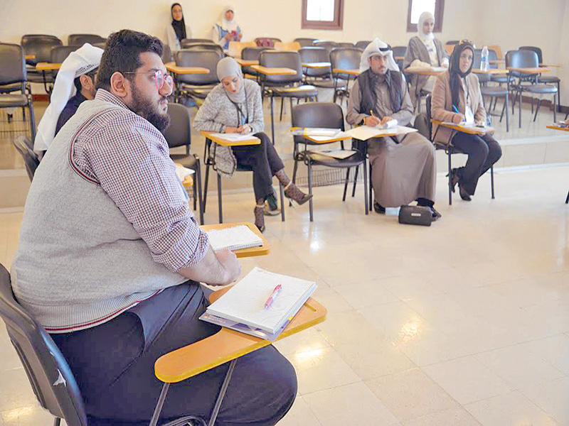 جانب من الفرق المشاركة في الدوري