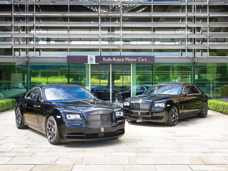  الفخامة البريطانية رولز-رويس بإطلاق بلاك بادج
