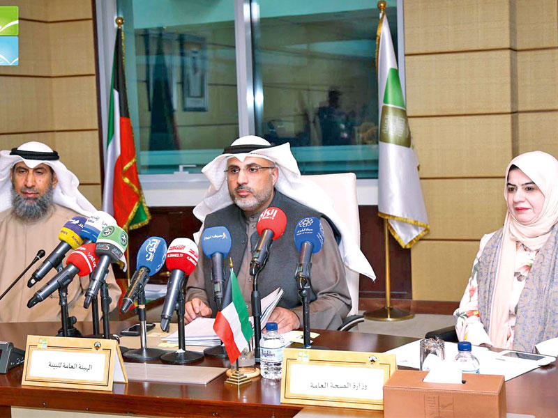 العنزي متوسطاً القطان والعتيبي