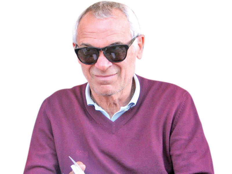  المدير الفني لمنتخب مصر الأول لكرة القدم الأرجنتيني هيكتور كوبر