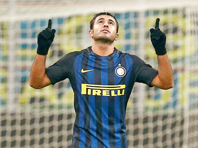 ايدير نجم الإنتر