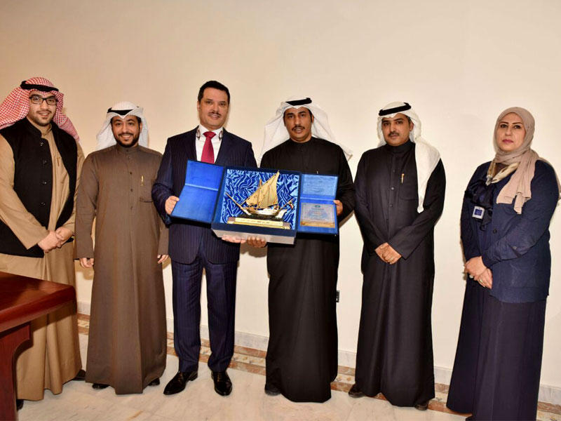 الحربي مستقبلاً رئيس وأعضاء جمعية التمريض