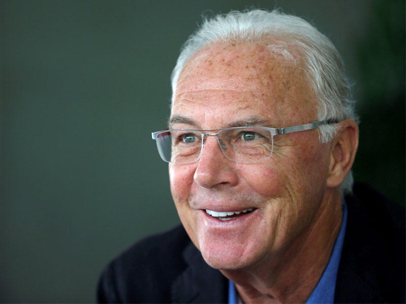 أسطورة كرة القدم الألماني فرانتس بيكنباور