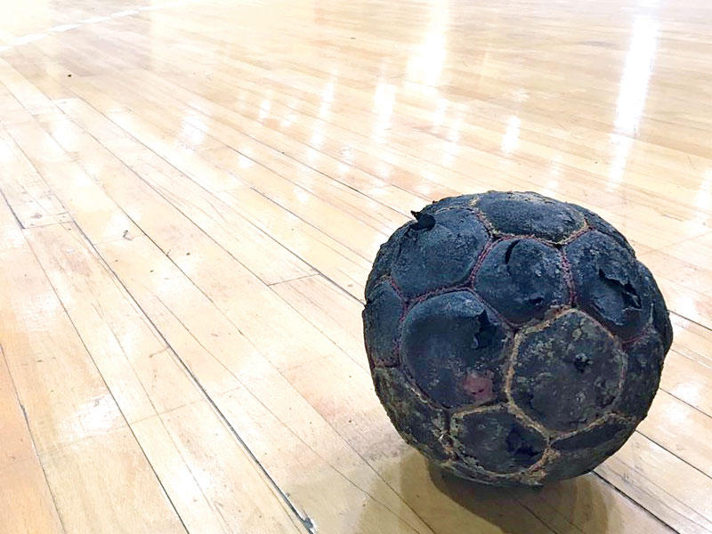 إضراب لاعبو «يد» خيطان