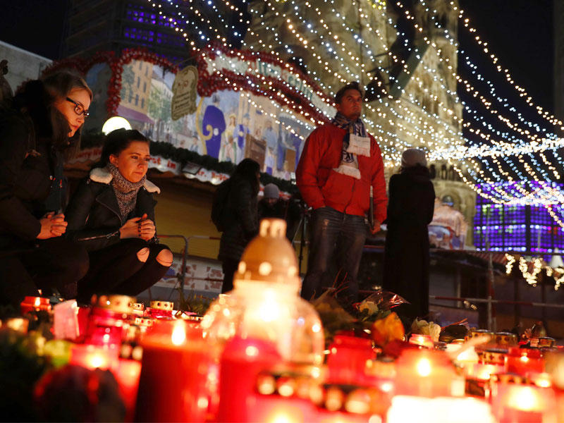 نصب تذكاري مؤقت أمام القيصر فيلهلم - كنيسة قيصر فيلهلم التذكارية