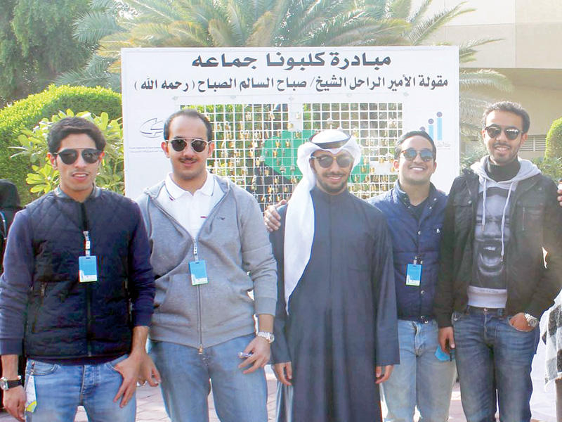 السنان متوسطاً فريق المبادرة