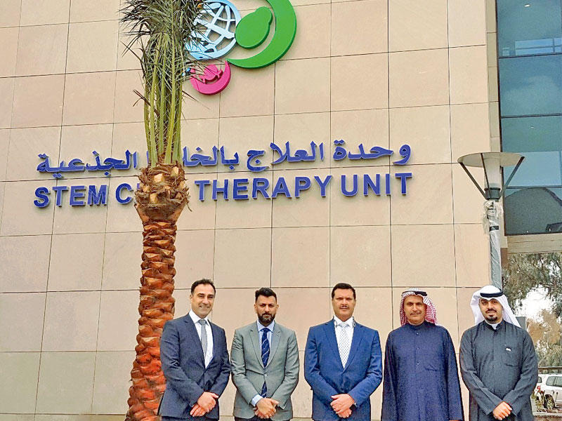 الحربي والصقر يتوسطان عبدالمحسن الرشيد وعزت حلال ود. ميثم حسين 