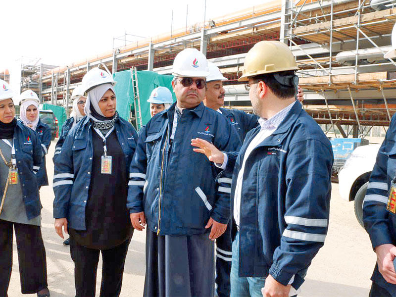  جانب من الجولة في مشروع الوقود البيئي 