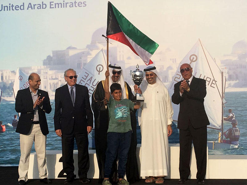  لاعب المنتخب الوطني للشراع عبدالله الفيلكاوي