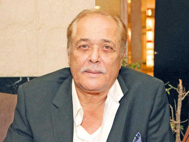 محمود عبد العزيزn