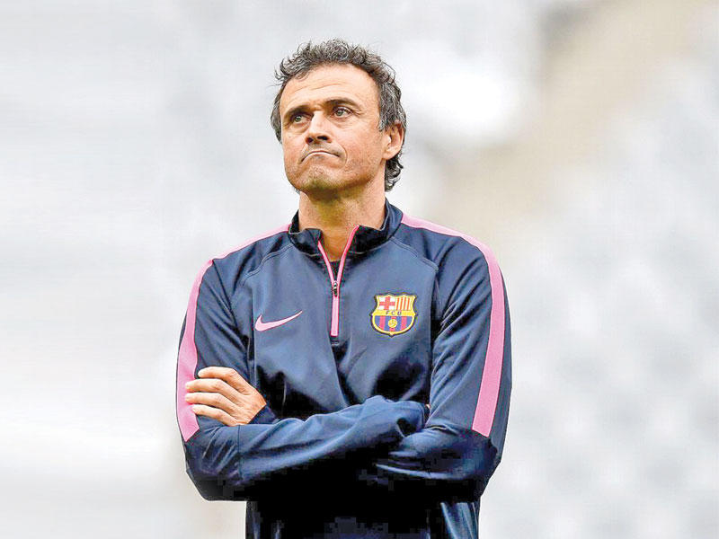 لويس إنريكي مدرب برشلونة