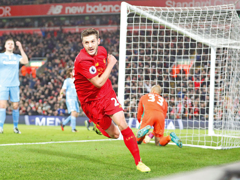 لالانا نجم ليفربول يحتفل بالهدف الأول في مرمى ستوك سيتي