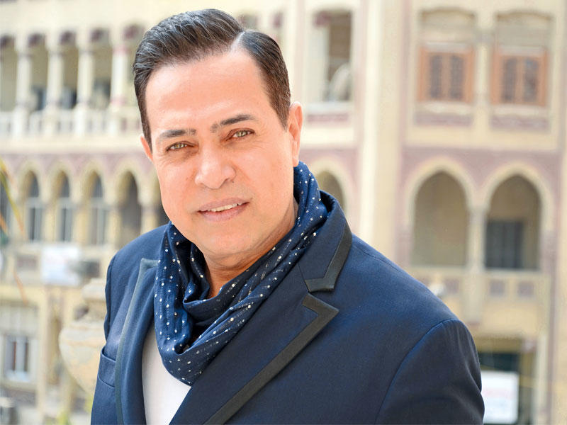  الفنان الشعبي المصري حكيم