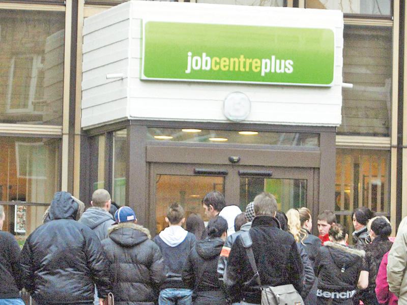 آلاف البريطانيين بلا وظيفة