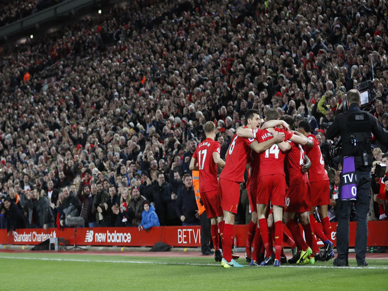 فرحة لاعبي ليفربول بهدف الفوز