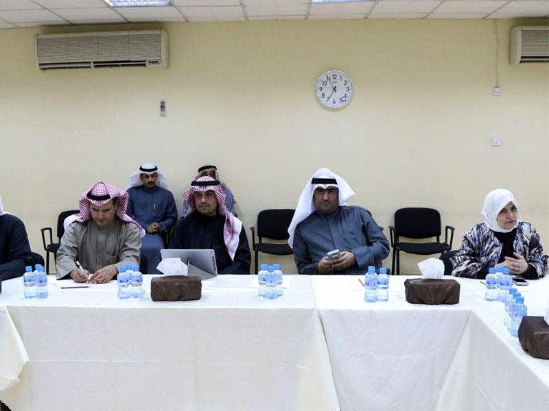 جانب من اجتماع اللجنة الوزارية الاقتصادية وفريق المتابعة مع «الجمعية الاقتصادية» 