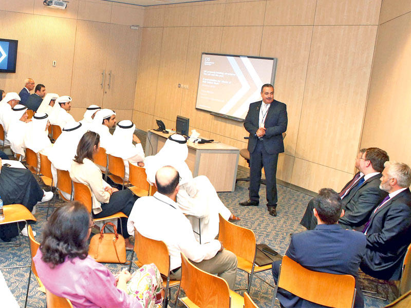 مدحت توفيق في ندوة البنك الأهلي المتحد 