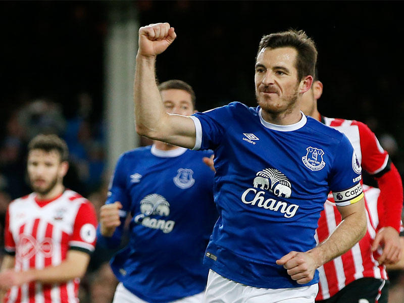  ليتون بينز الظهير الأيسر لإيفرتون