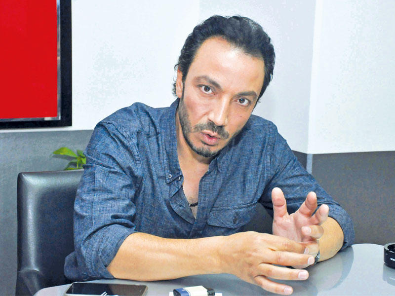 الفنان المصري طارق لطفي