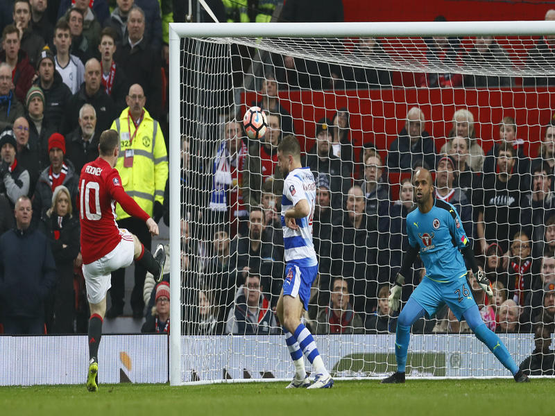 روني نجم مان يونايتد يحرز الهدف الأول 