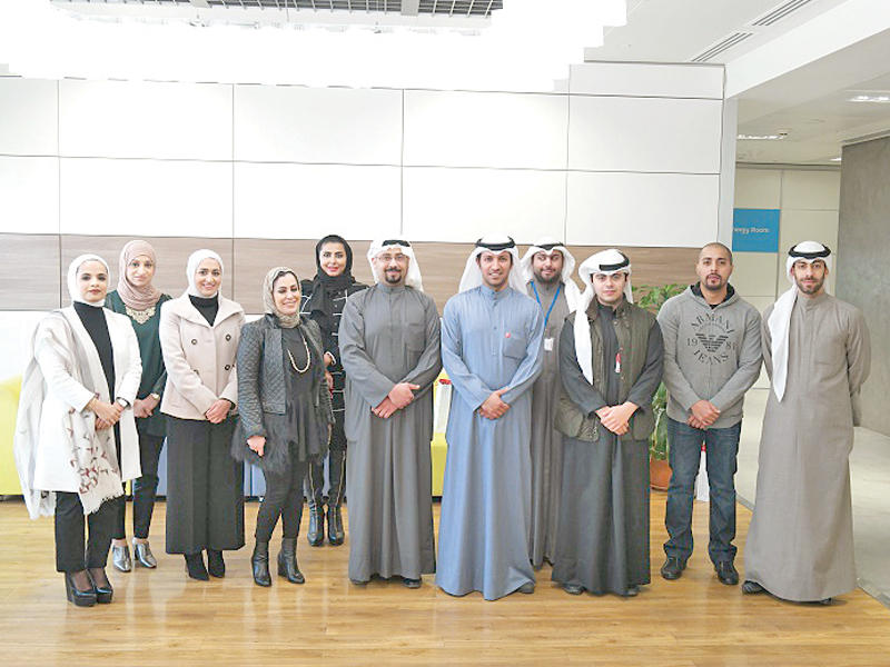 مسؤولو أوريدو مع موظفي «التخطيط»  خلال حلقة التدريب