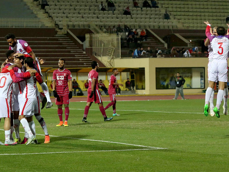 فرحة لاعبي الأبيض بالفوز (تصوير جورج رجي)