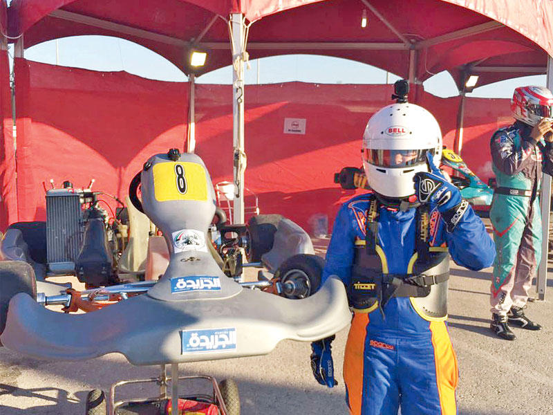 جانب من استعدادات الكندري قبل انطلاق السباق