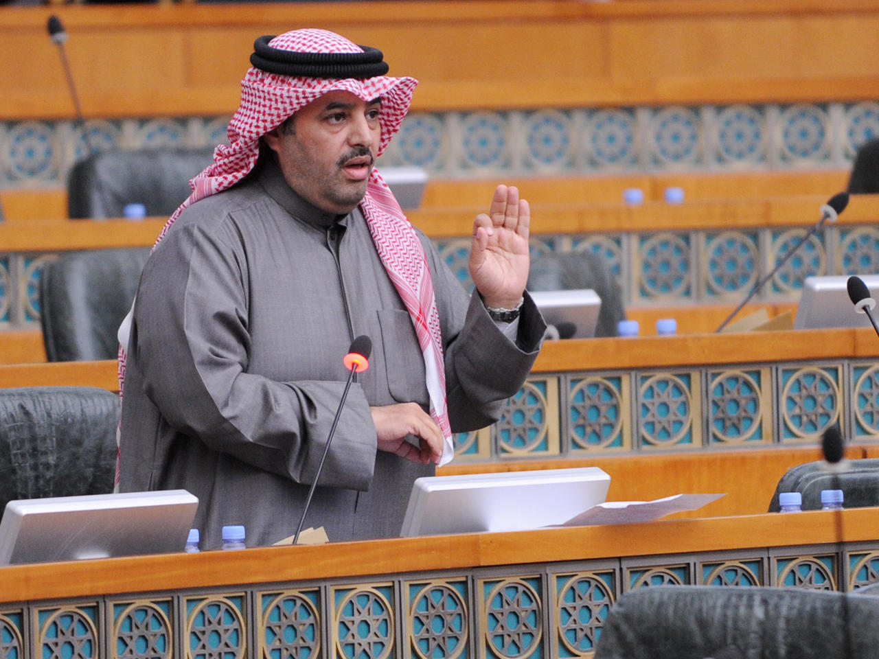 النائب مبارك هيف الحجرف