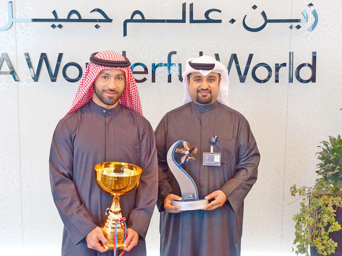 ممثل «زين» مع يوسف العبدالرزاق