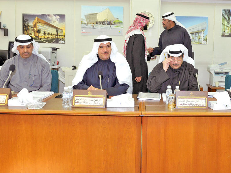 جانب من اجتماع لجنة الشباب والرياضة أمسt(تصوير عبدالله الخلف)