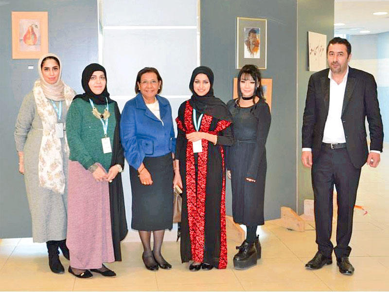 الحمود متوسطة المشاركات في المعرض