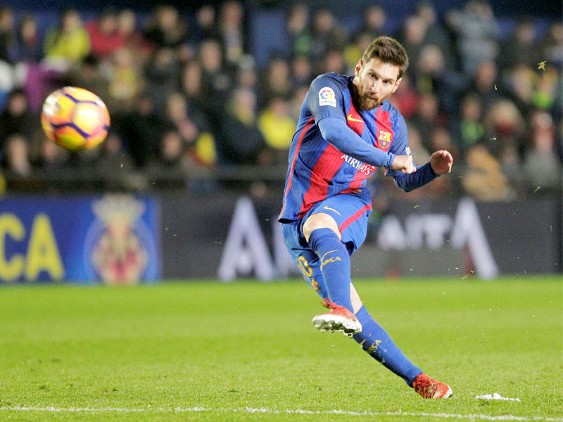 لحظة تسجيل ميسي هدف التعادل أمام فياريال