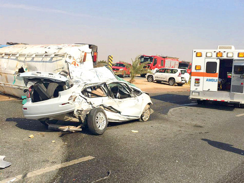 حادث تصادم على طريق الوفرة أمس