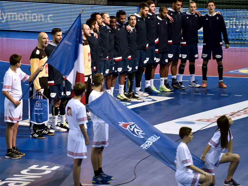 لاعبو المنتخب الفرنسي بعد الفوز على سلوفينيا في مباراة ودية الأسبوع الماضي