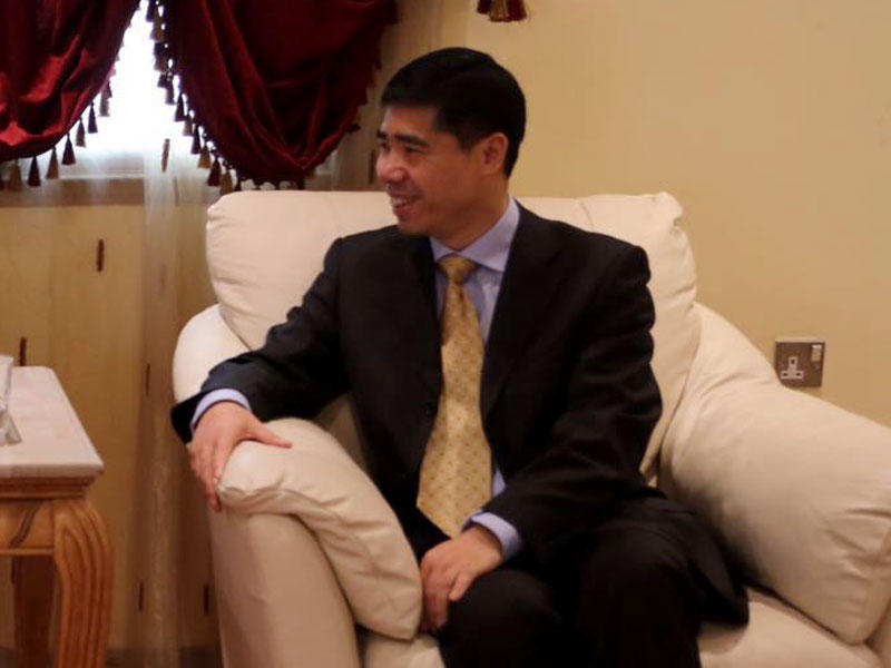 سفير الصين لدى البلاد وانغ دي