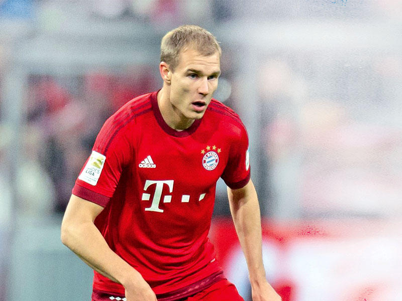  المدافع هولجر بادشتوبر