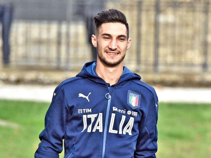 لاعب الوسط روبرتو غاليارديني 