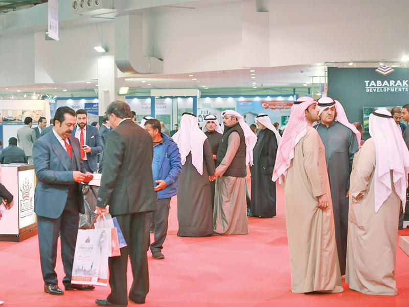 جانب من حضور المعرض السابق