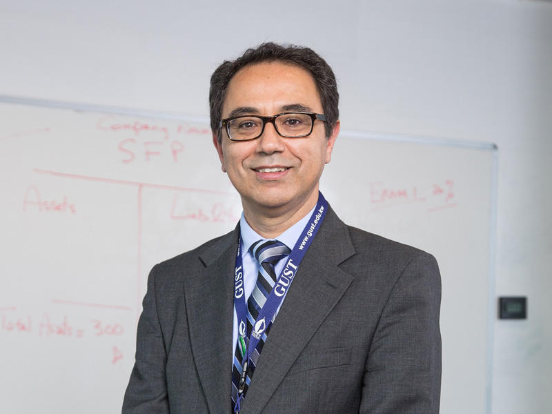 عميد القبول والتسجيل بجامعة الخليج للعلوم والتكنولوجيا (GUST) د. كمال الدين بن عامر