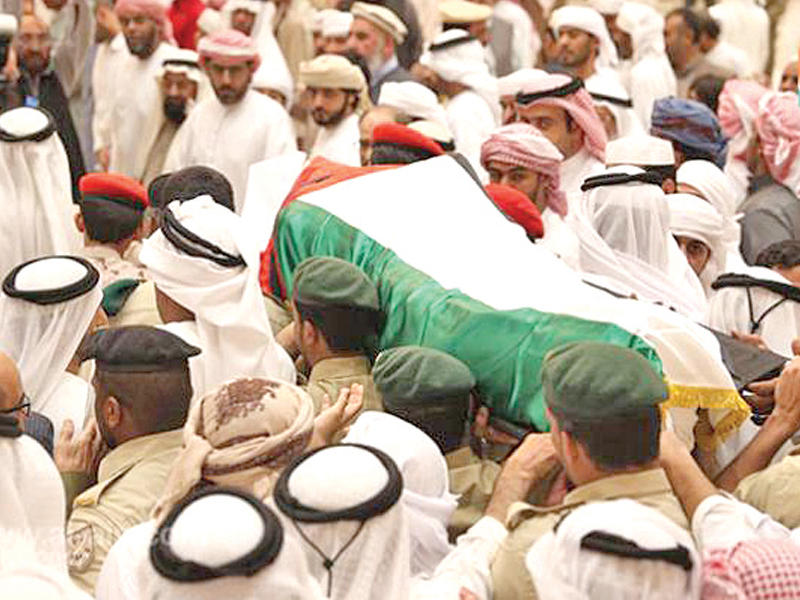  الاف الإماراتيين يشيعون ضحايا التفجير 