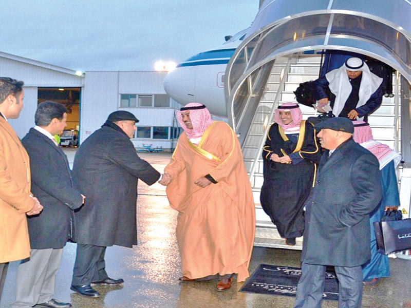 الخالد لدى وصوله إلى باريس