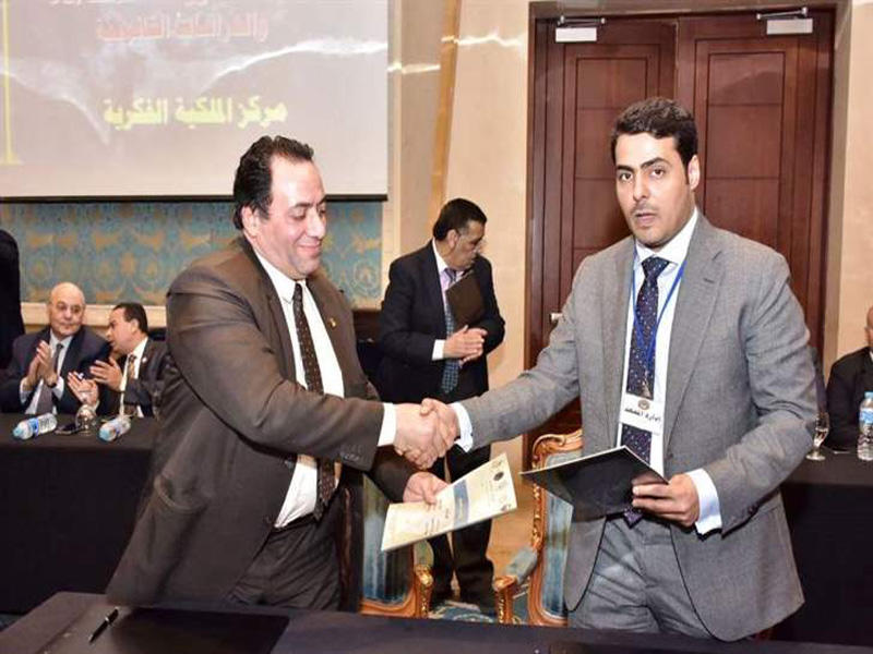 توقيع الاتحاد العربي للتدريب في مجلس الوحدة الاقتصادية العربية ، أمس الأول ، بروتوكول تعاون قانونيا مع معهد الكويت للمحاماة والدراسات القانونية