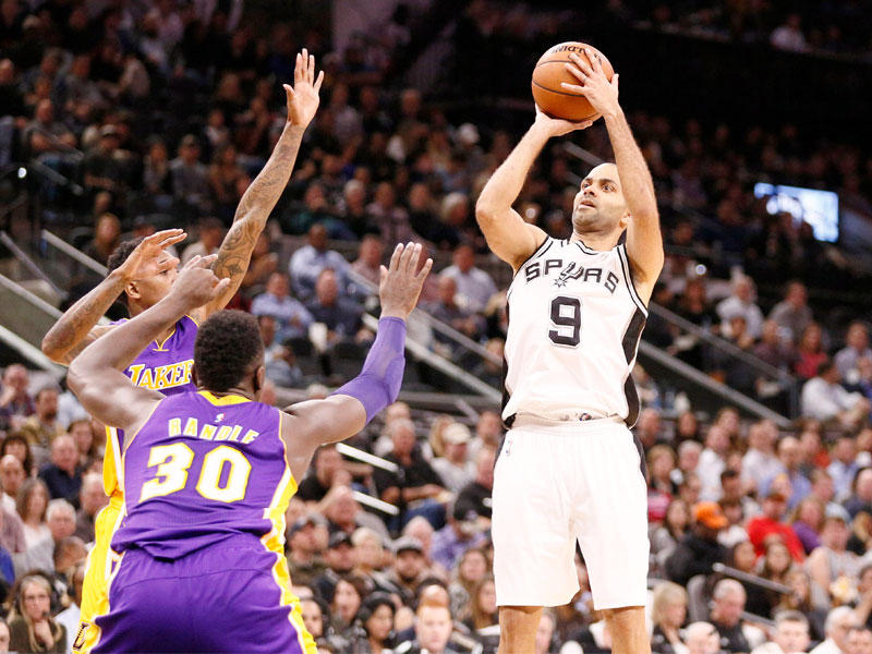 جانب من لقاء كليبرز وليكرز