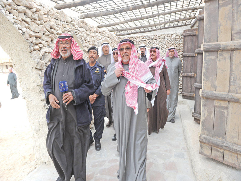 الجراح خلال افتتاح مهرجان الموروث الشعبي