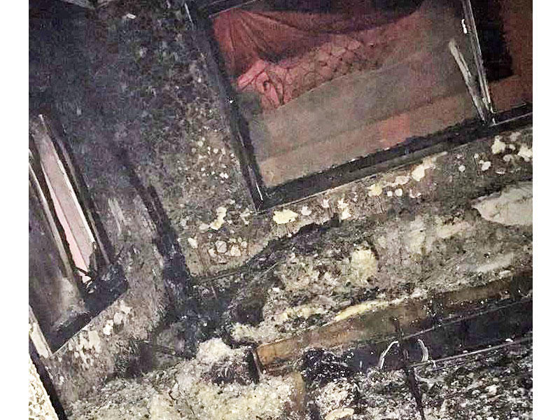 جانب من الحريق