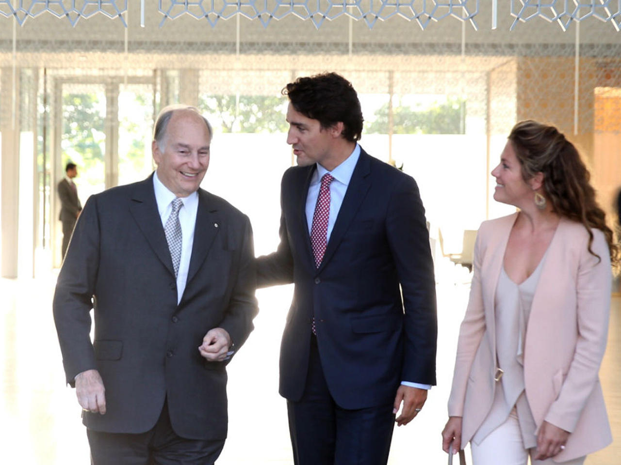 ترودو خلال اجتماع سابق مع الملياردير شاه كريم الحسيني