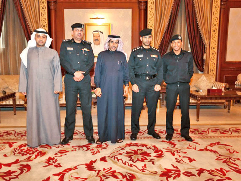 الامين العام لمجلس وزراء الداخلية العرب الدكتور محمد بن علي كومان اثناء وصوله الى الكويت