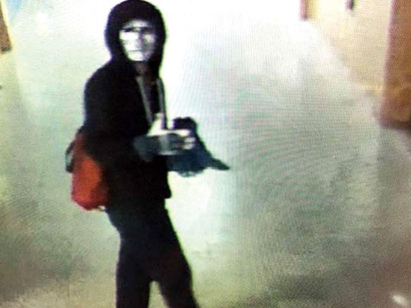 الطالب المتهم بحرق المدرسة