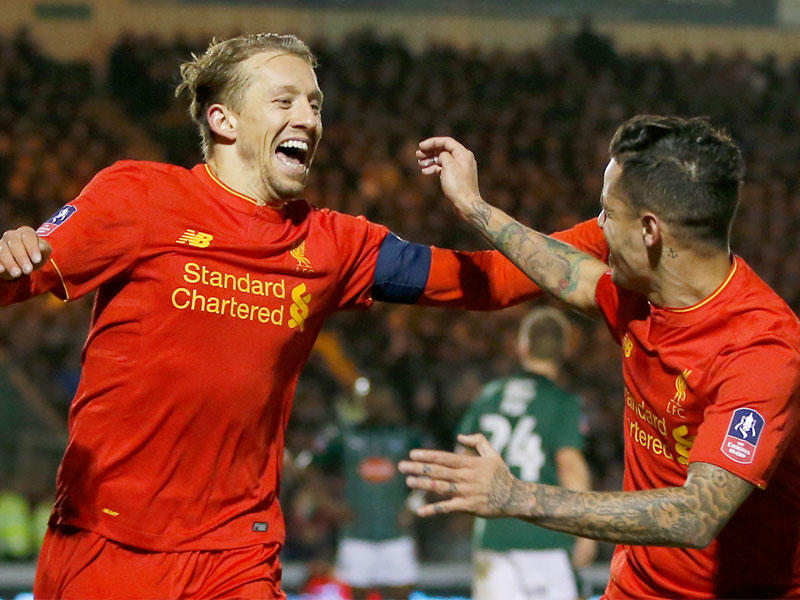 لوكاس يحتفل بهدف الفوز