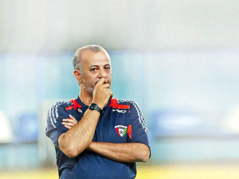  الجهاز الفني للفريق الأول علي العدواني